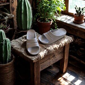 Women's OOahh Slide Sandal - Mauve Size 8